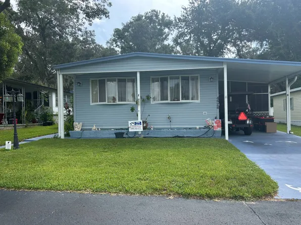 4628 Flamingo Dr, Zephyrhills, FL 33541