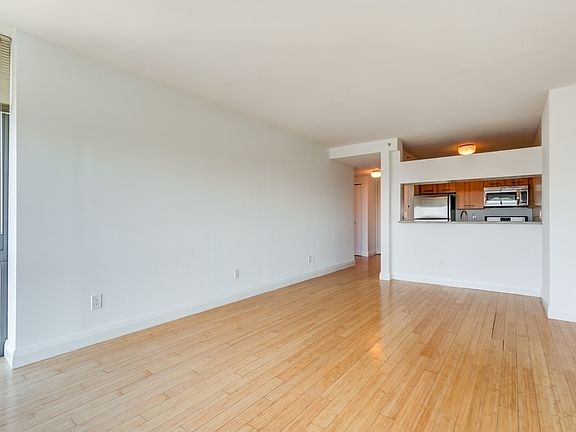 4th image of 800 6th Ave APT 12B
