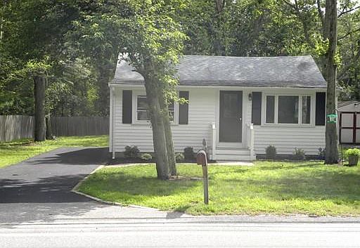 1st image of 483 South St
