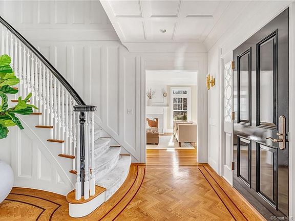 4th image of 54 Bridle Path Ln