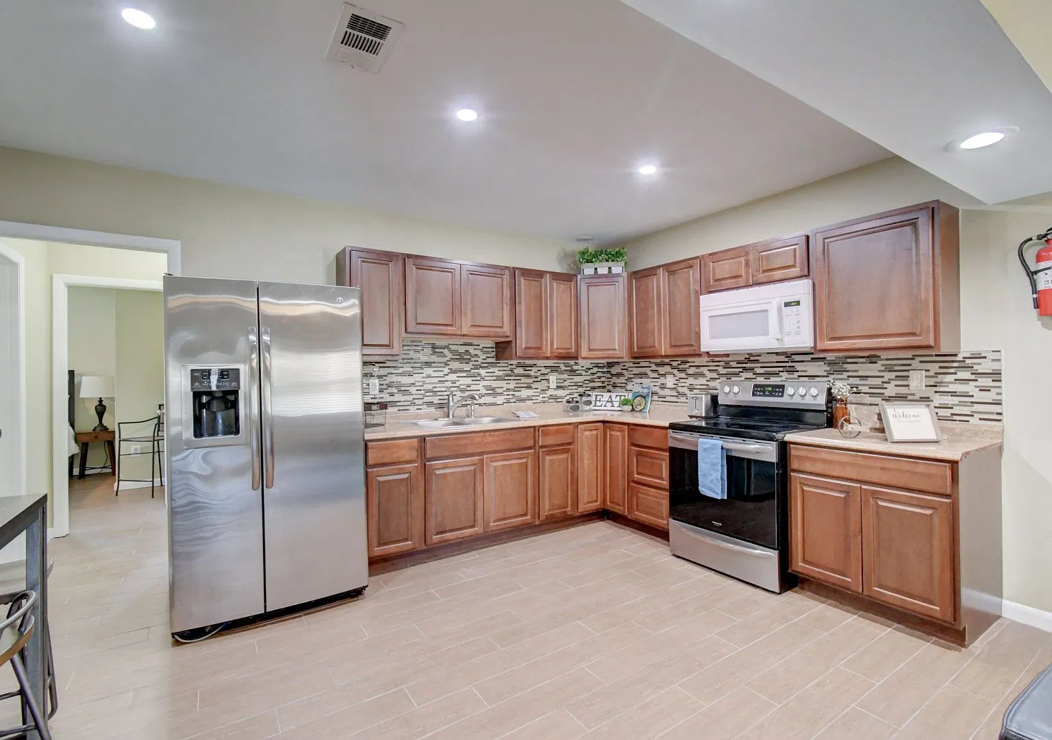 4 bed, 1225 sqft, $1,100 — Photo 4
