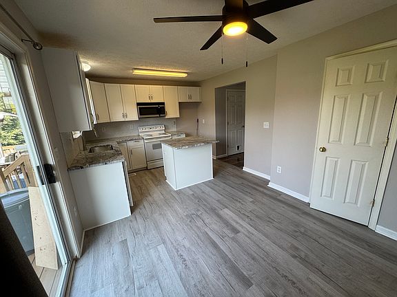 4th image of 3943 Saint Michaels Sq