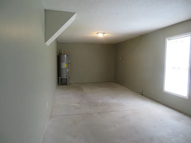 204 Springfield Cir #B — Photo 7