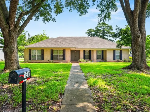 1911 Choctaw Dr, Alexandria, LA 71301