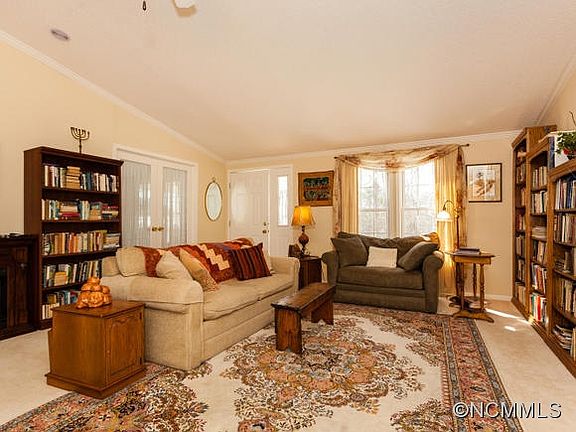 4th image of 570 S Sunnydale Way