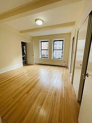 2nd image of 147 W 79th St #B