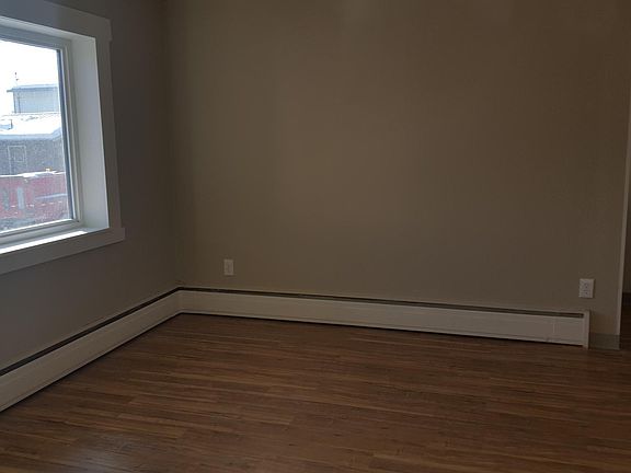 3rd image of 548 2nd St #X