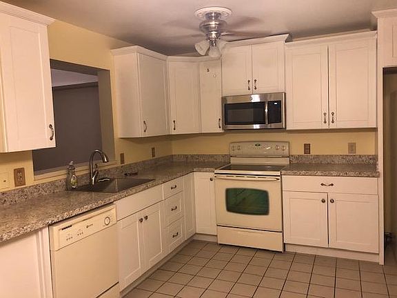5th image of 328 Windgate Ct