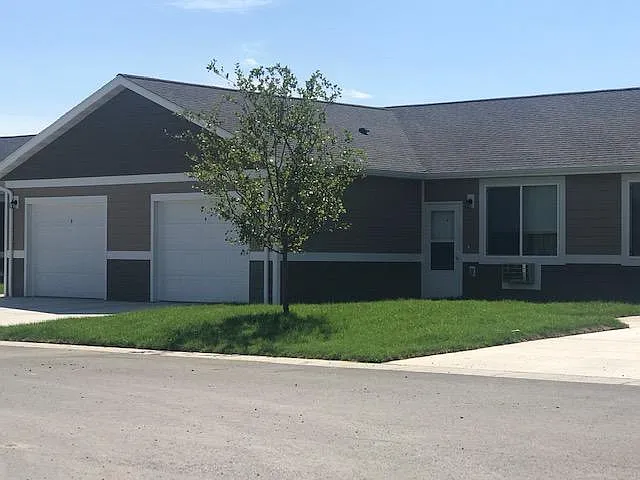 Triple Play Patio Home Apartments — Photo 4