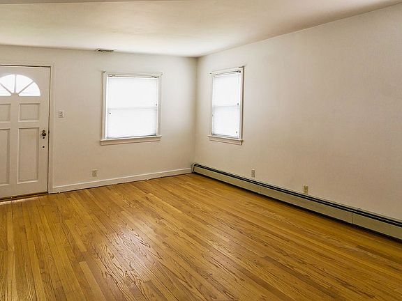 4th image of 216 New Dover Rd