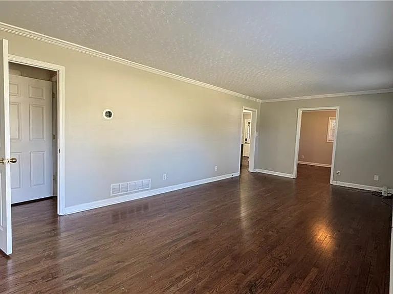 552 Sybil Ln SE #A — Photo 2
