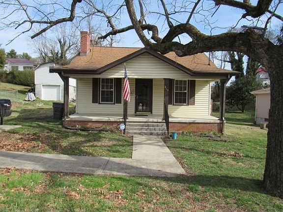 2nd image of 815 Marion Ave