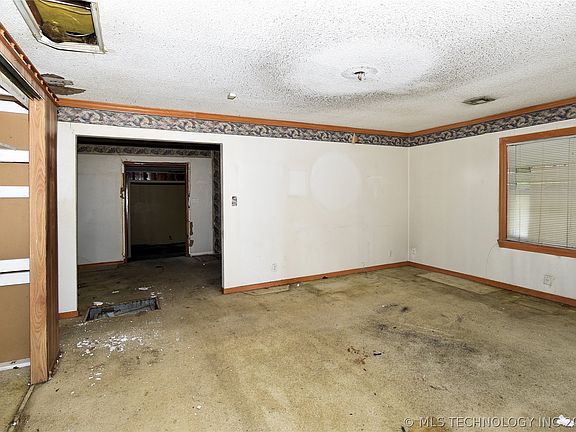 4th image of 5904 E 7th St