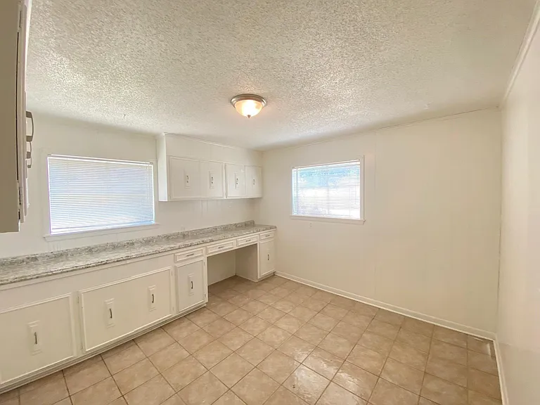 410 Cordell Dr — Photo 28
