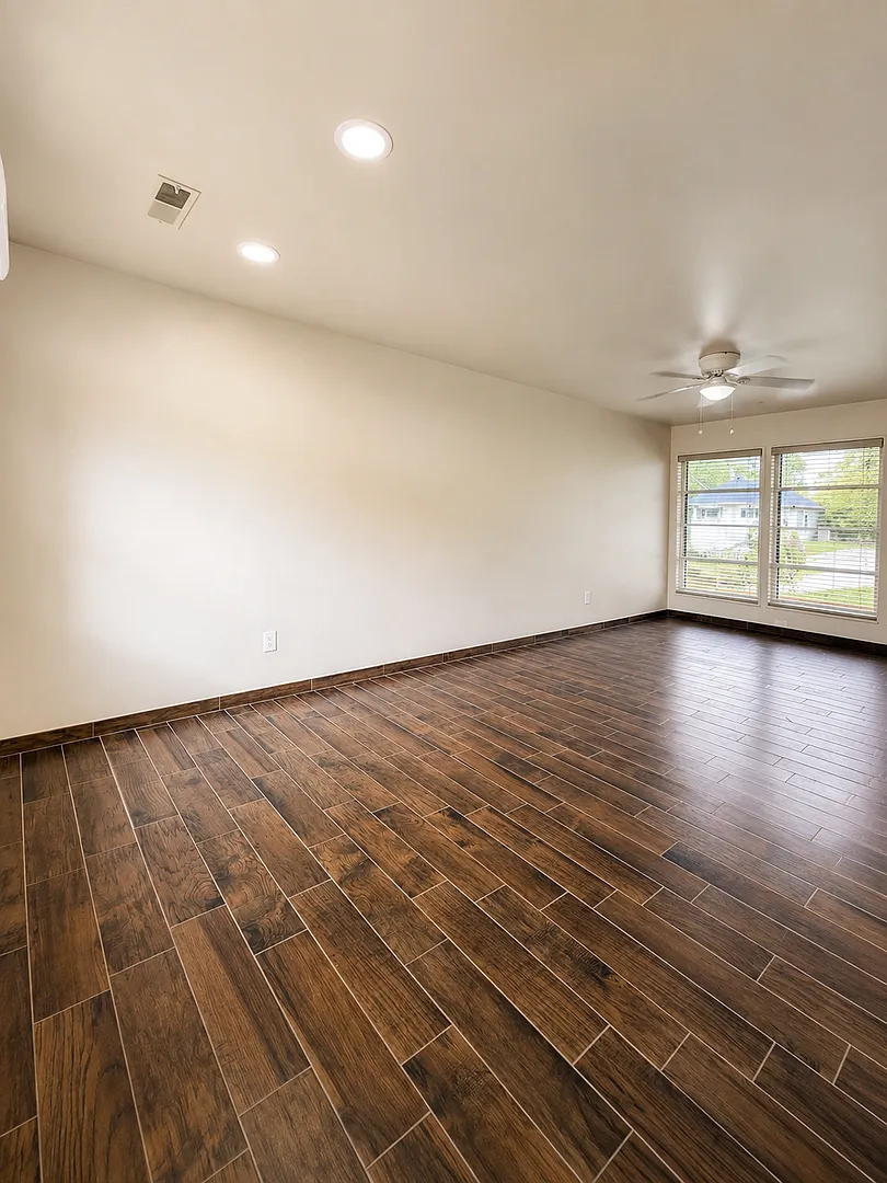 Completely Remodeled 4BR Home Steps from Alabama A&M University | Fenced Yard | Section 8 Welcome — Photo 4