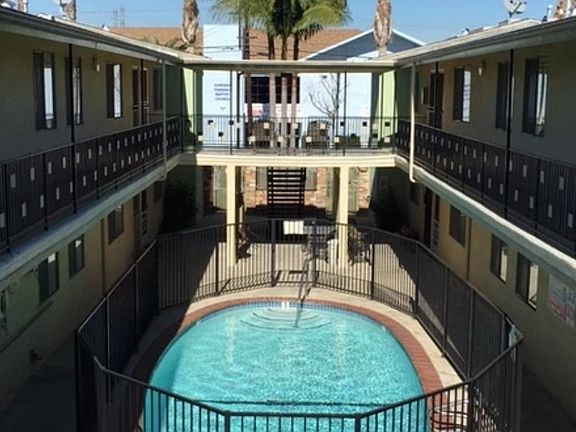 2nd image of 1450 W 179th St APT 8