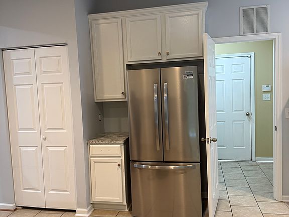 4th image of 1501 Essexwood Dr