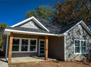 209 E Morgan St, Denison, TX 75021
