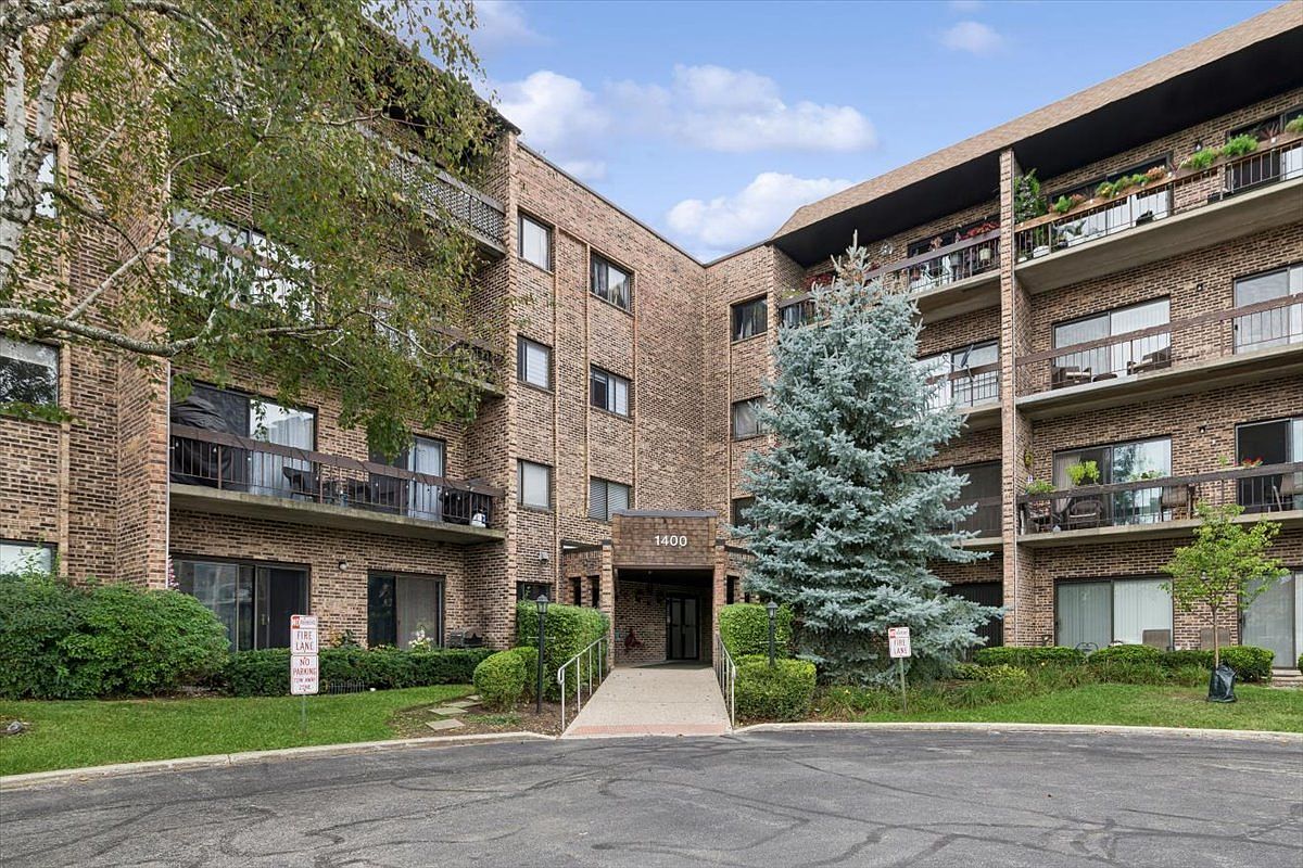 1400 N Elmhurst Rd APT 318 — Old Orchard Country Club