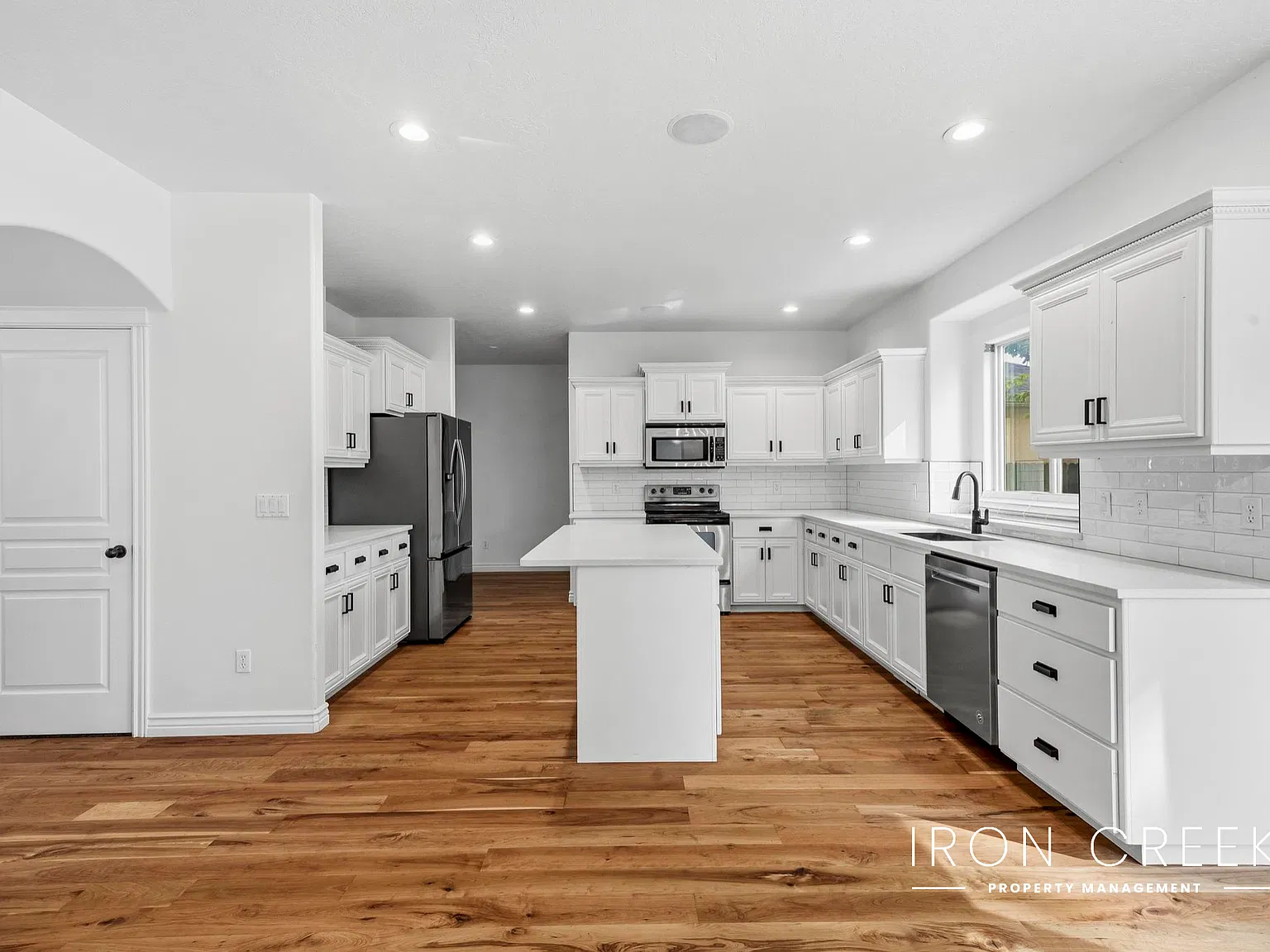 5 bed, 3206 sqft, $3,100 — Photo 4
