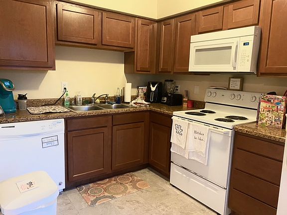 3rd image of 1566 Elizabeth St #1