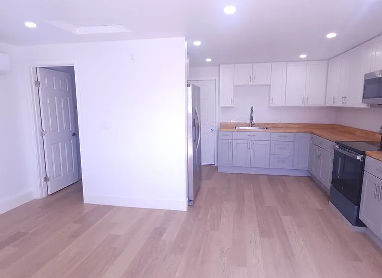 14613 Spinning Ave #C — Photo 1