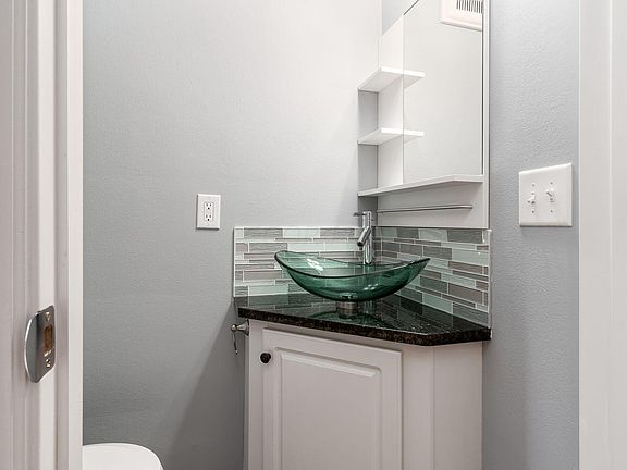 4th image of 1060 Sells Ave APT E