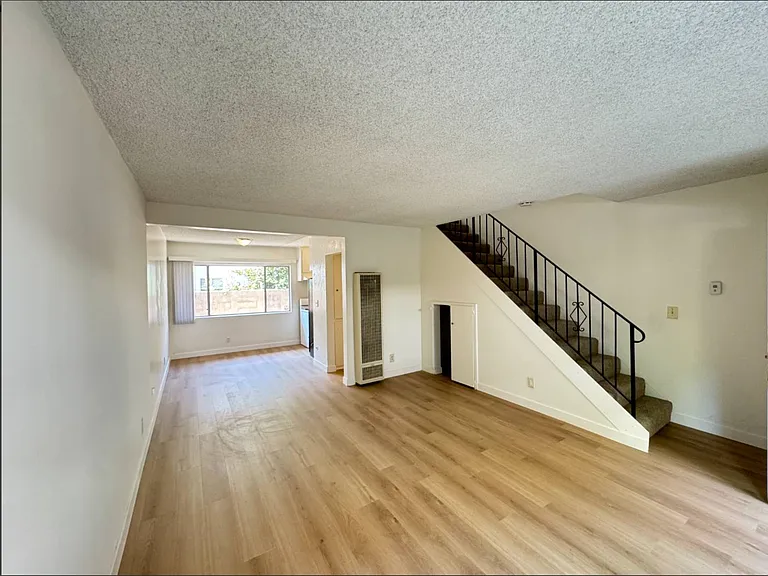 730 S Chapel Ave — Photo 4