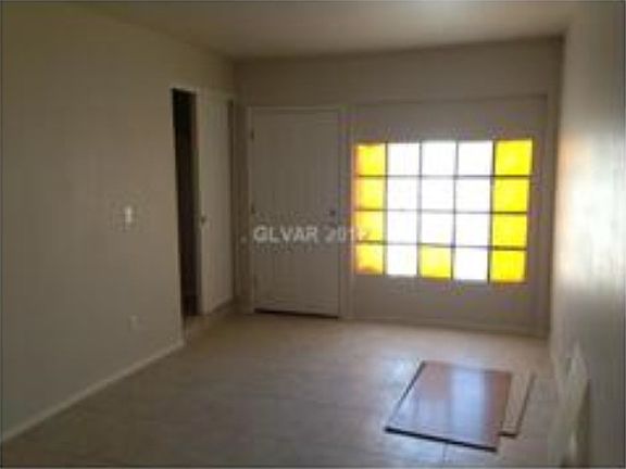 3rd image of 2765 Heritage Cir