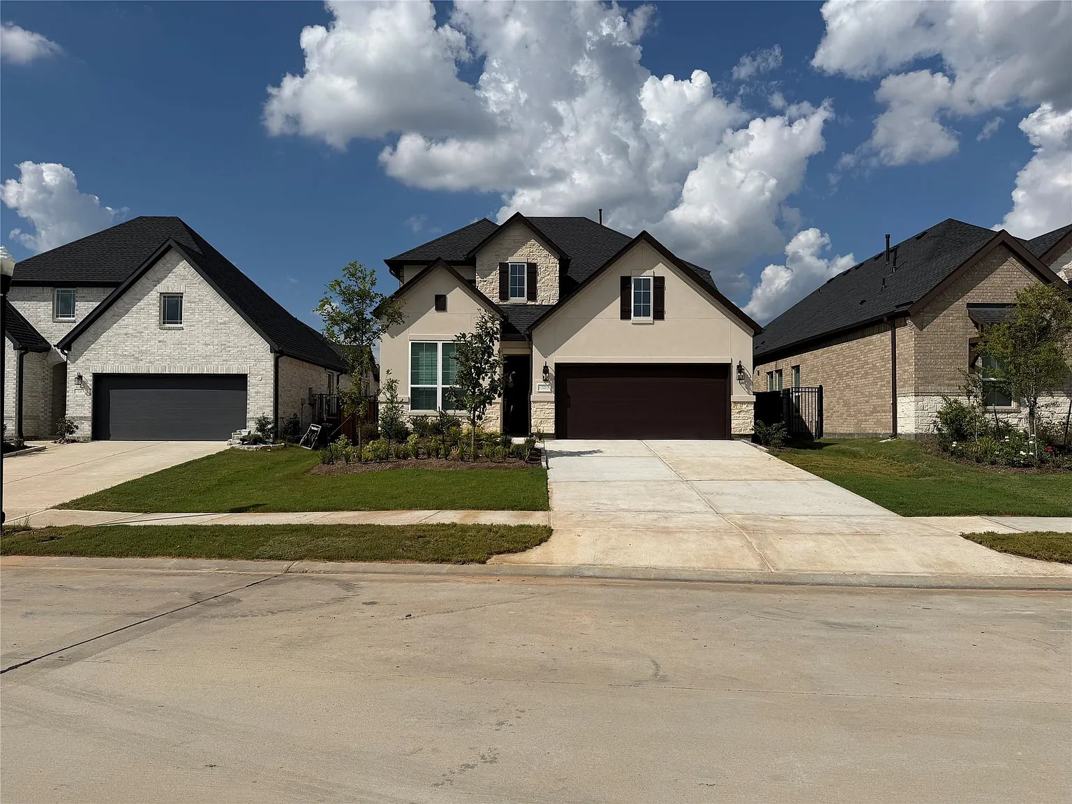 4 bed, 3.5 bath, $3,500 — Photo 2