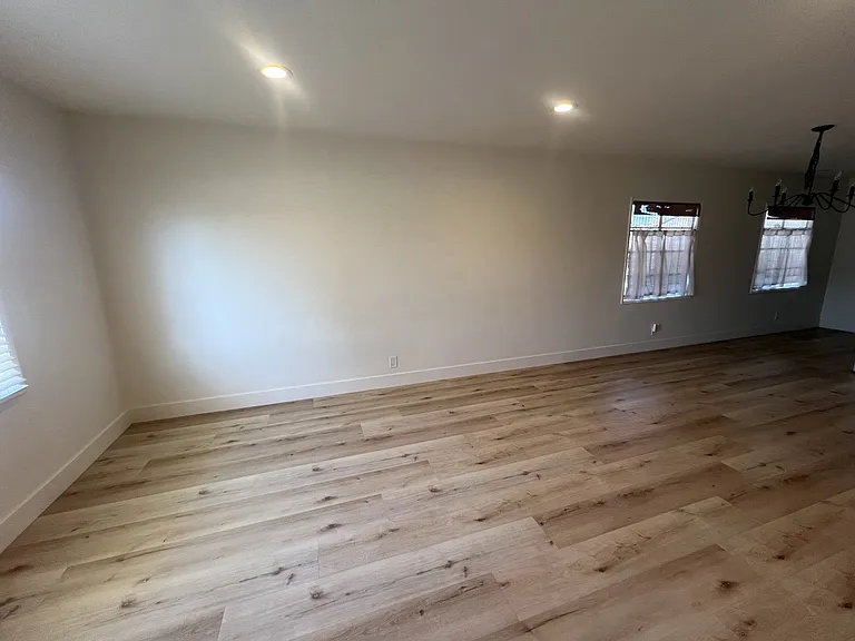 5429 Cambridge St — Photo 6