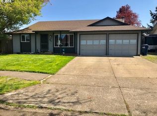 383 38th Pl, Springfield, OR 97478