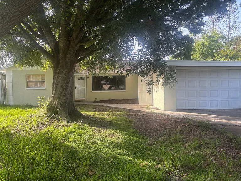 2928 Shepard Dr — Photo 6