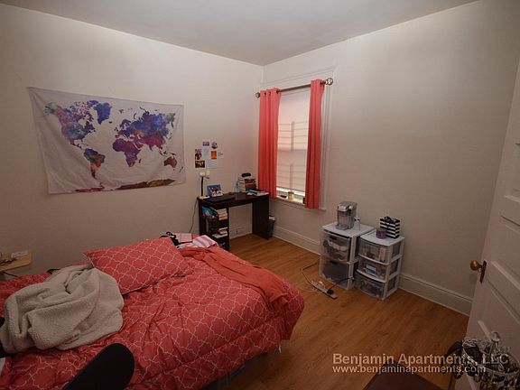 2nd image of 11 Mt Hood Rd APT 3