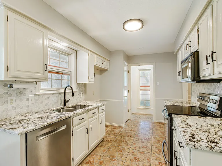 355 Aspenway Dr — Photo 11