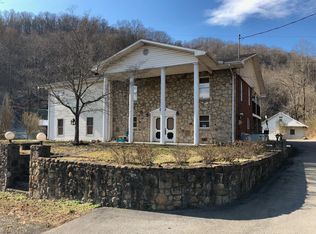 106 P K Dr, Allen, KY 41601