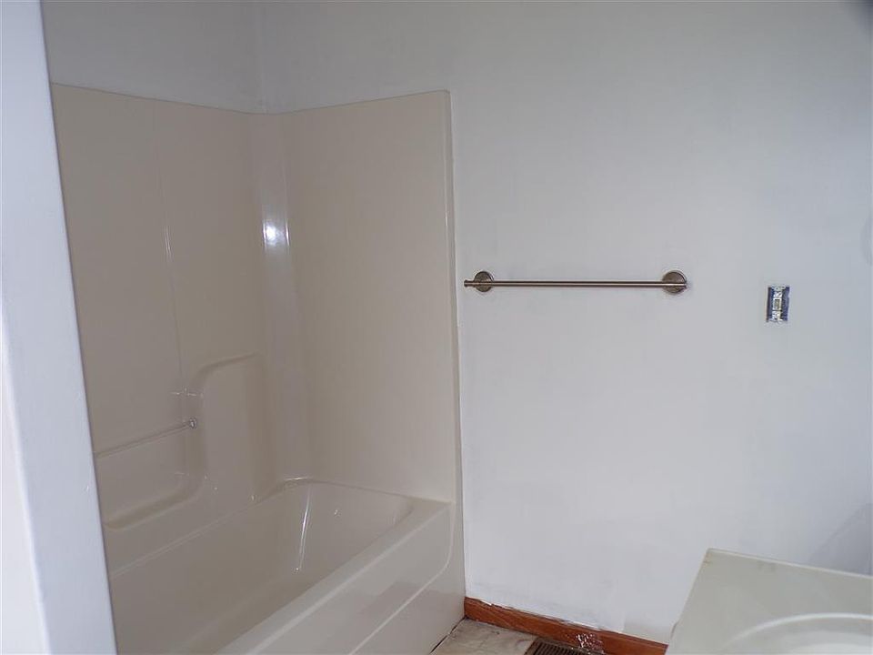 1st image of 117 Parkview St