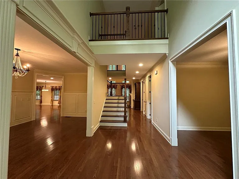 510 Lake Medlock Dr — Photo 5