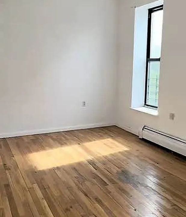 2nd image of 858 Southern Blvd #5E