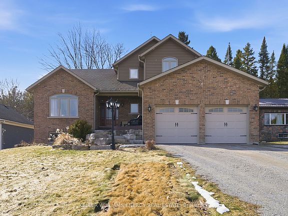 3rd image of 332 Carnegie Beach Rd