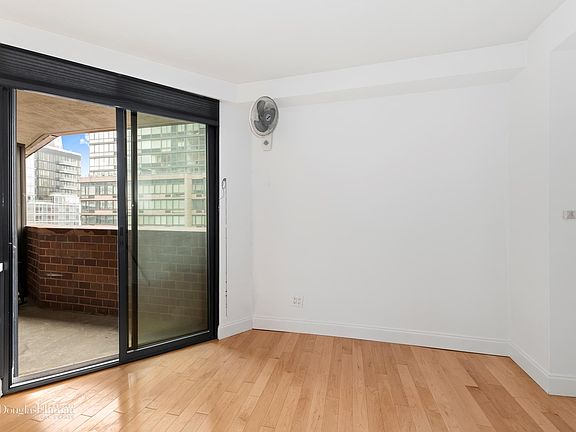 5th image of 231 E 86th St #15A