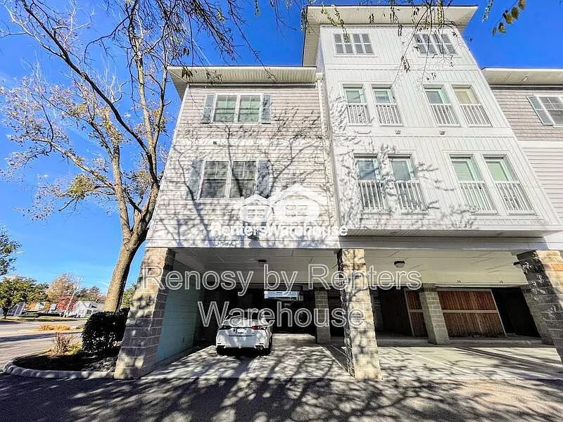 Building Photo - 7922 Shore Dr #219