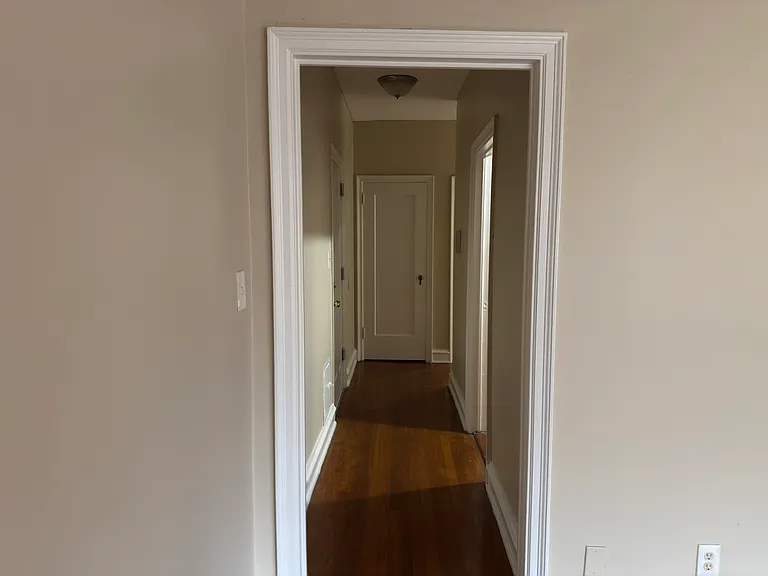 330 Laurel St #212 — Photo 6