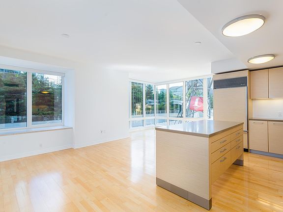 2nd image of 301 Mission St APT 8G