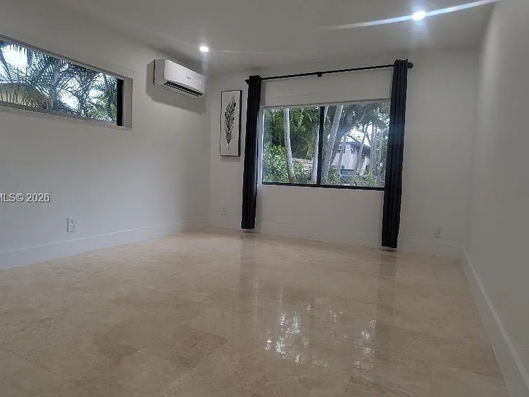 1508 NE 5th Ct — Photo 18