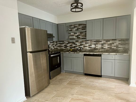 4th image of 7258 Lago Vista Ct