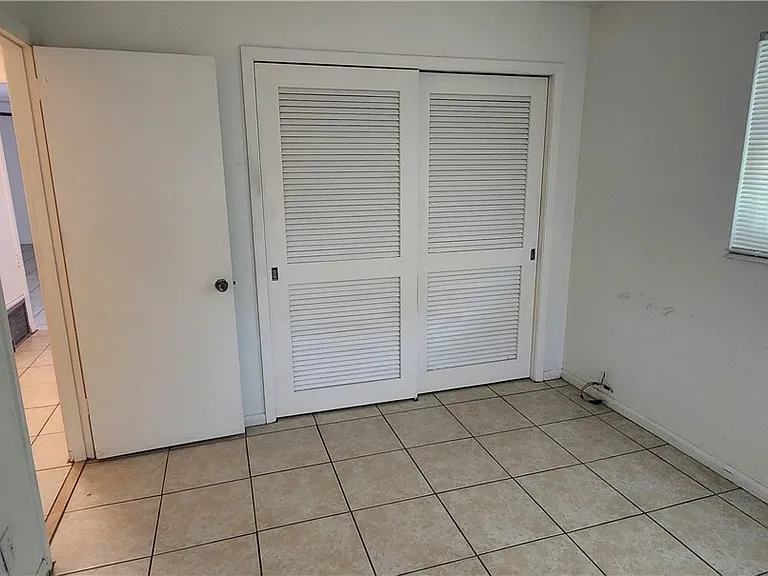 1005 E Jasmine Rd — Photo 9
