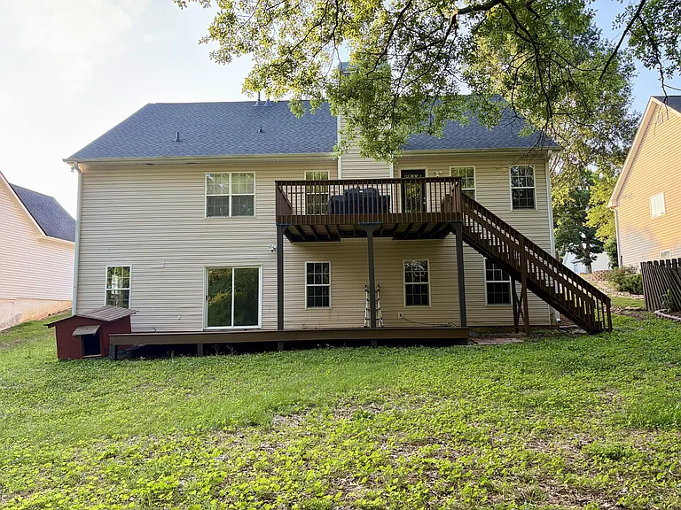 1050 Chapel Hill Dr — Photo 32