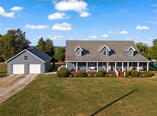 337 Buck Lick Rd, Red House, WV 25168