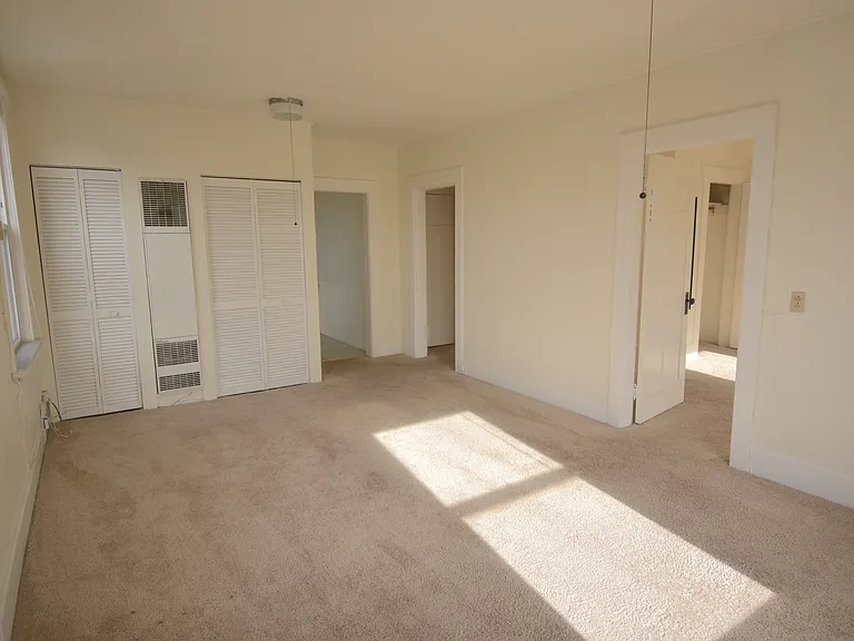 100 N 39th St #6 — Photo 4
